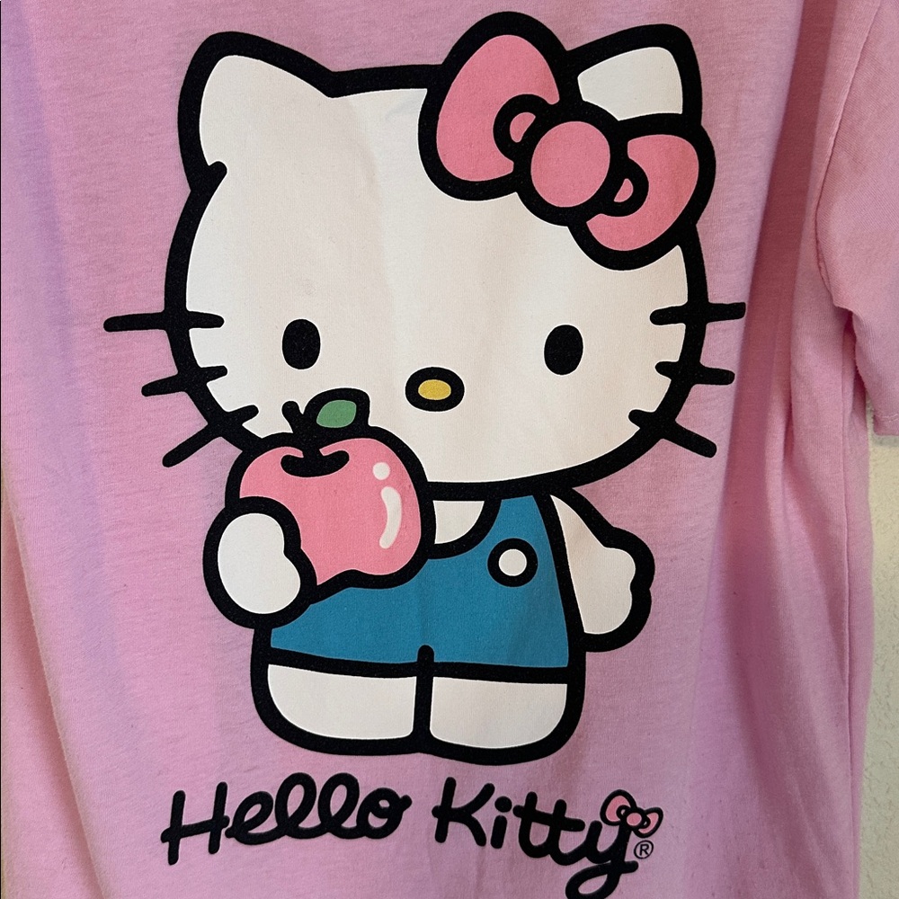 🌸Hello Kitty Tee🌸 - Picture 3 of 5